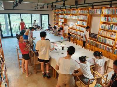 書寫未來，童心書韻——洪開橋村緣溪書院舉辦文化藝術(shù)交流活動